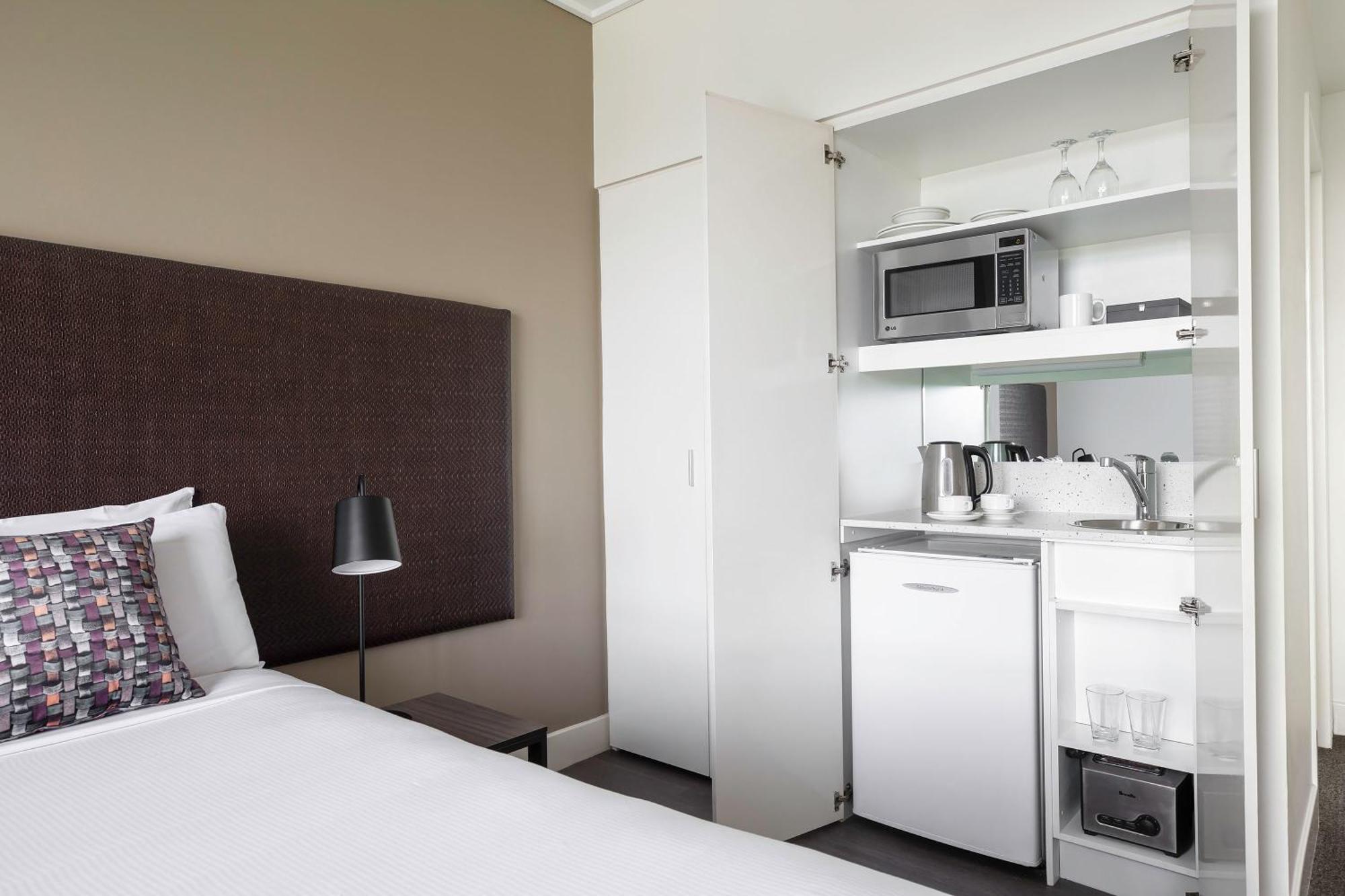 Two-Bedroom Dual Key Quadruple Room,1668056033:JPEG